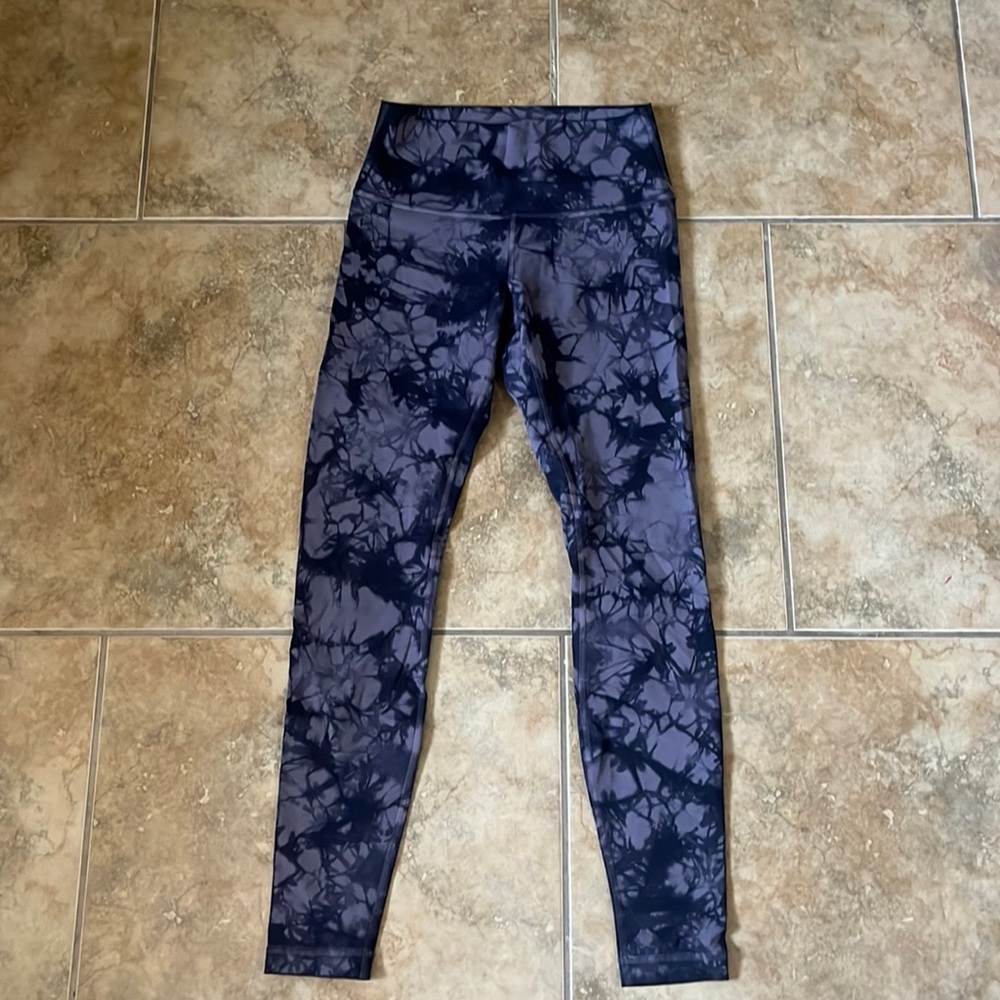 Lululemon size 6 Align High Rise Crop Legging